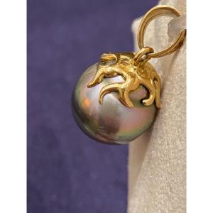 Gold & Tahitian Pearl Pendant