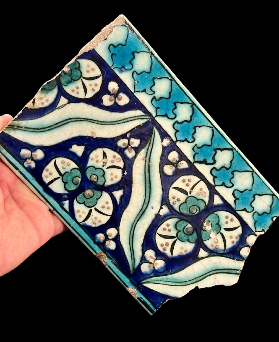 Iznik Tile Circa 1530-1550