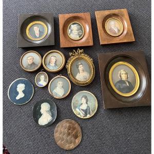 Lot De Portraits Miniature 18eme 19eme 