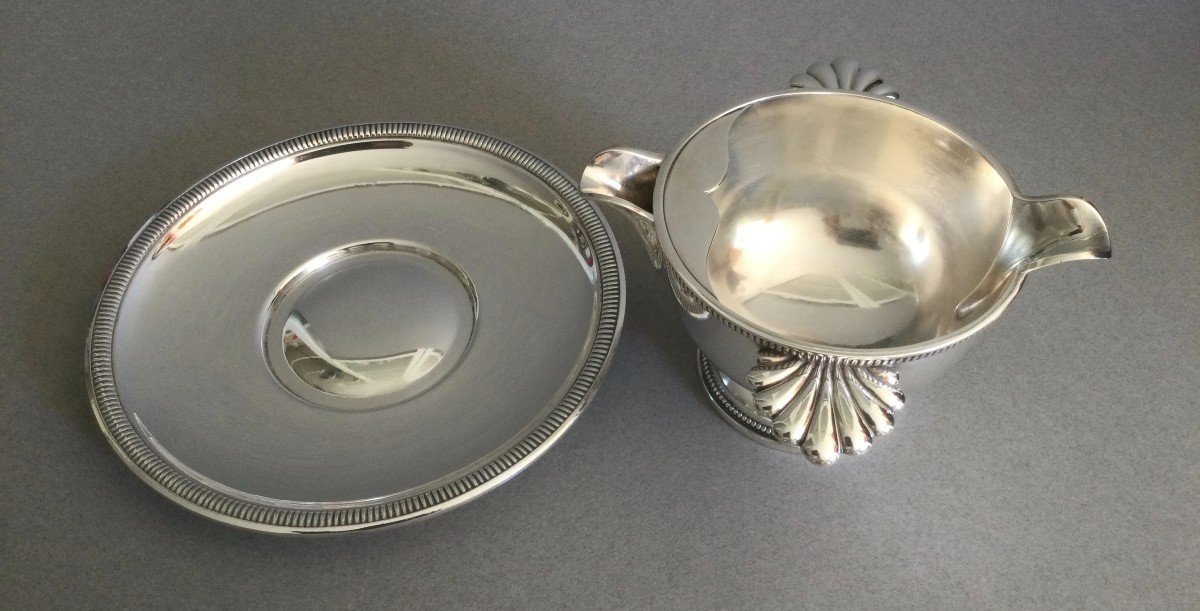 Silver Metal Sauce Boat With Tray.-photo-2