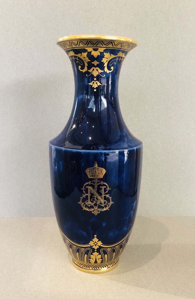 Vase en porcelaine de Sèvres époque Second Empire, 1870