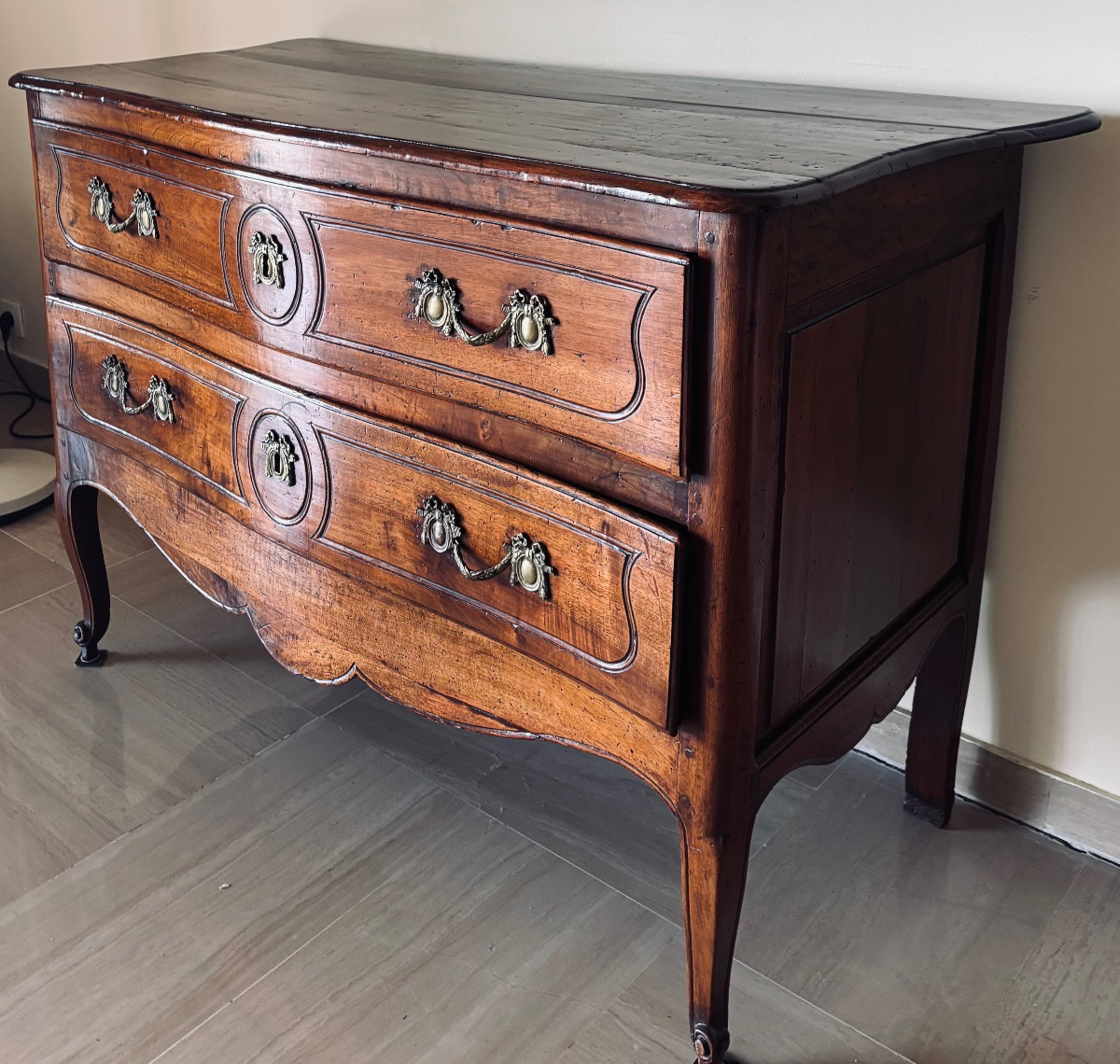 Commode 18e En Noyer Deux Tiroirs 