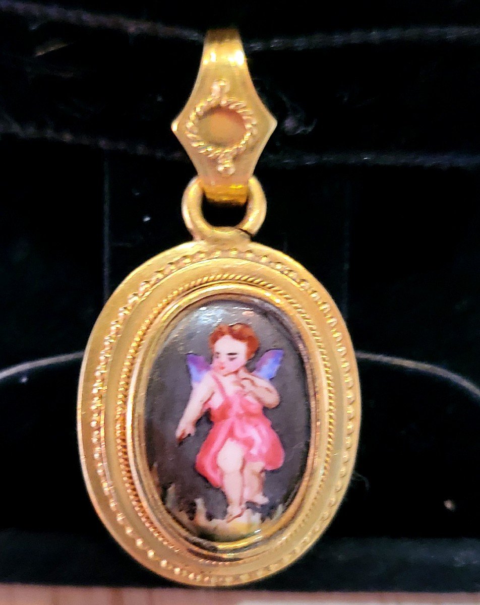 Napoléon 111 Pendant With A Painted Cherub.