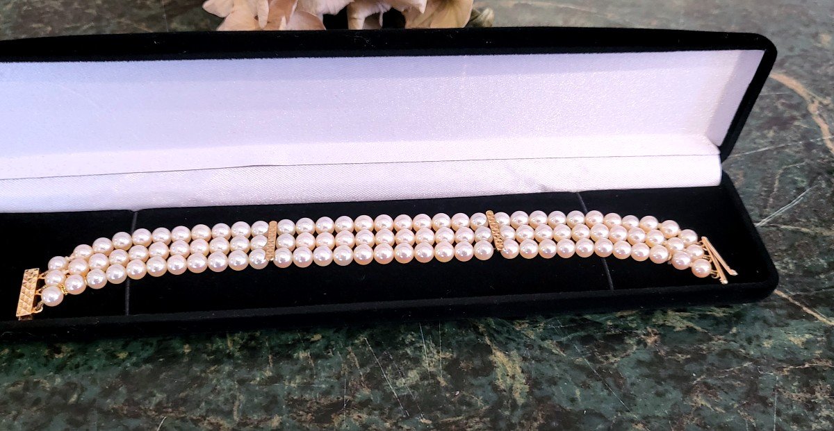 3 Row Cultured Pearl Bracelet, 18ct Gold Clasp -photo-1