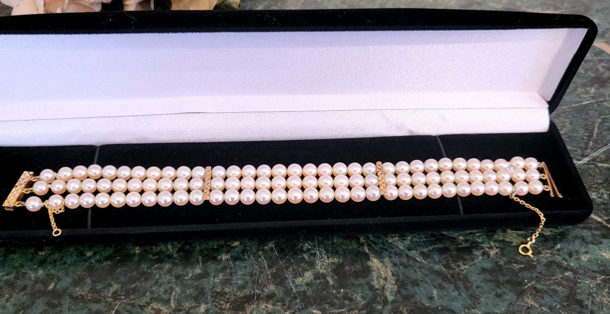 3 Row Cultured Pearl Bracelet, 18ct Gold Clasp -photo-3