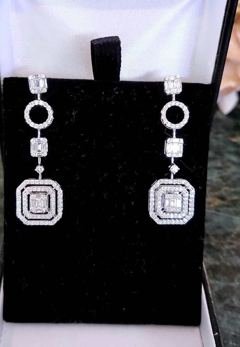 Modern “art Deco” Style Earrings In 18ct Gold And Diamonds -photo-3