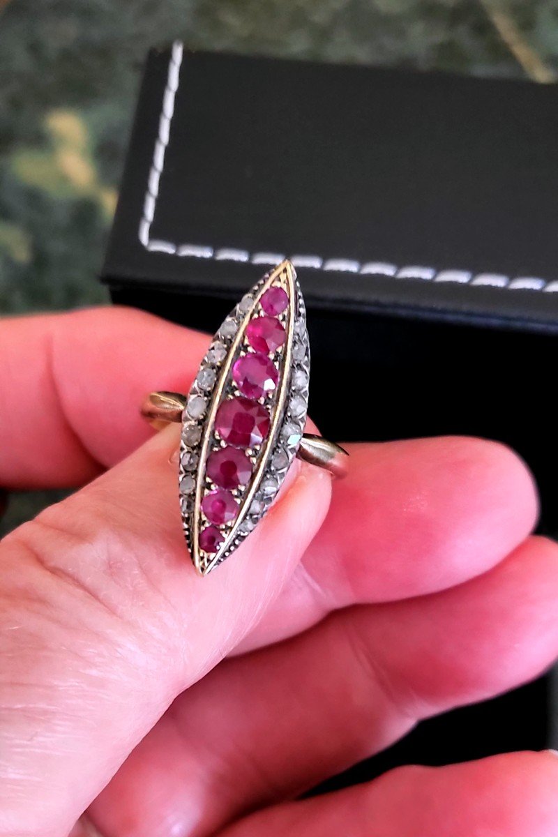 Belle Epoque “navette ” Ring In 18ct Gold, Ruby And Diamonds -photo-2