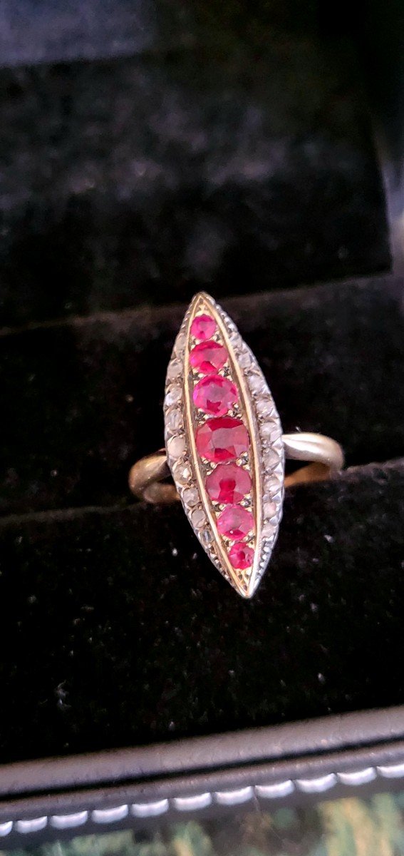 Belle Epoque “navette ” Ring In 18ct Gold, Ruby And Diamonds -photo-4