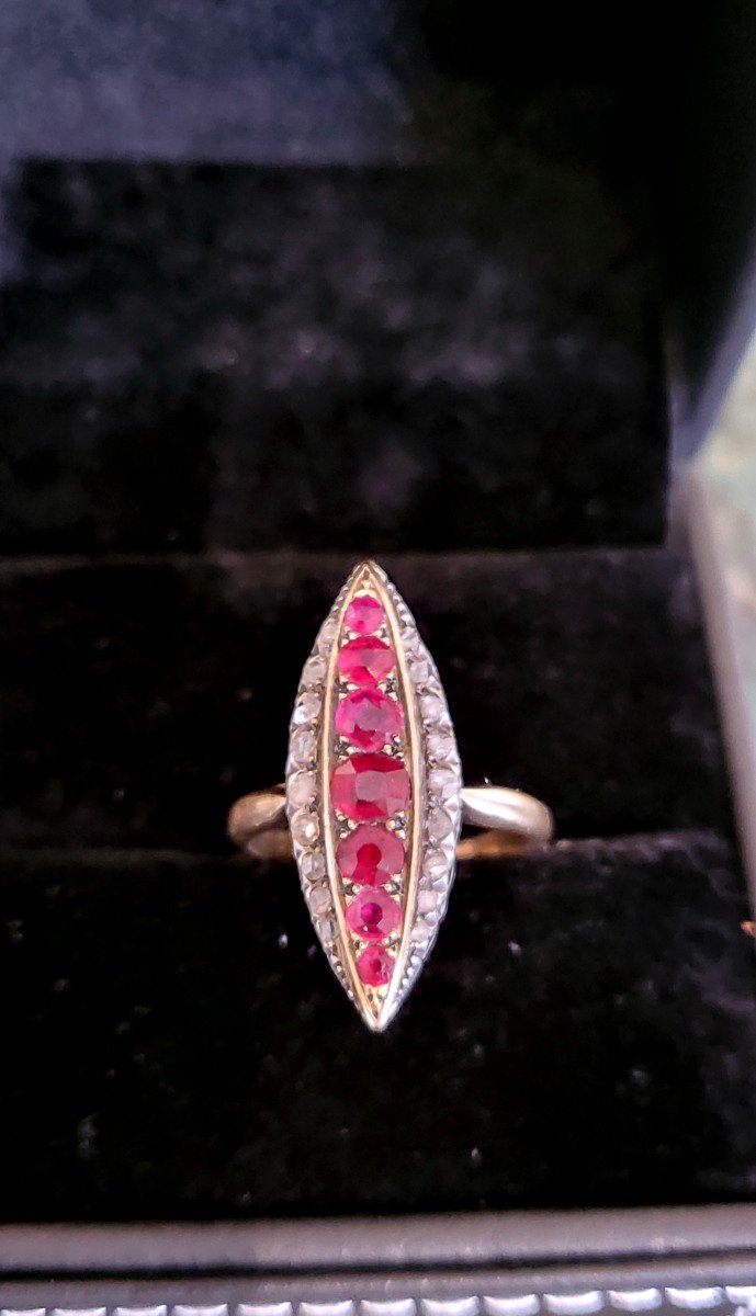 Belle Epoque “navette ” Ring In 18ct Gold, Ruby And Diamonds -photo-3