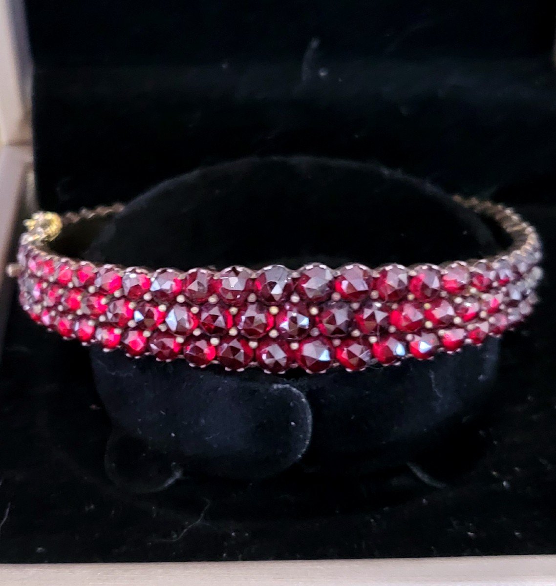 Napoléan 111 Garnet Bracelet