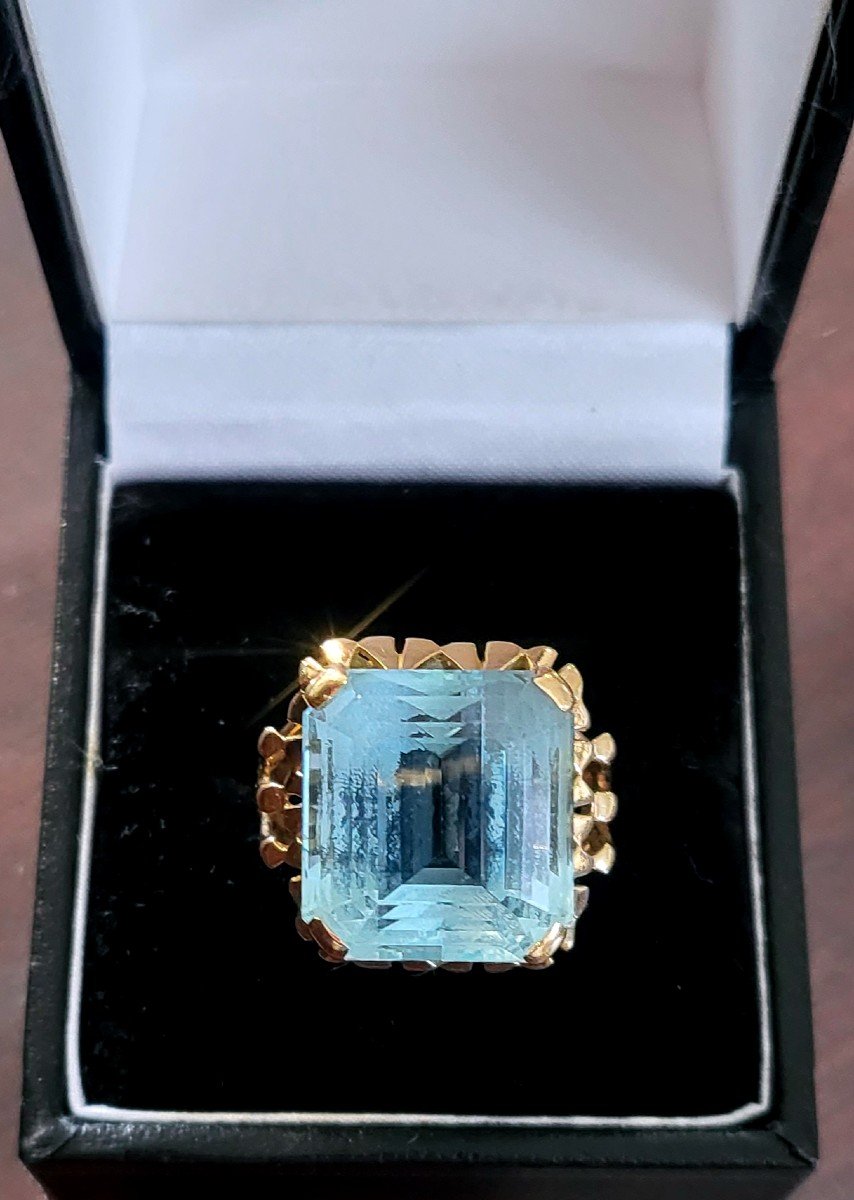 Vintage Cocktail Ring - Aquamarine In 18ct Gold 