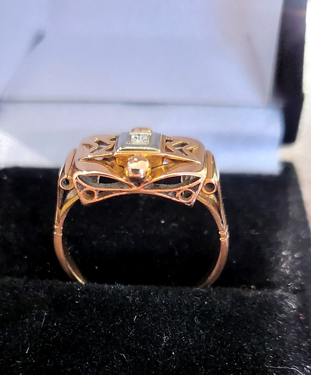 Art Deco Ring In 18ct Gold And Platinum 