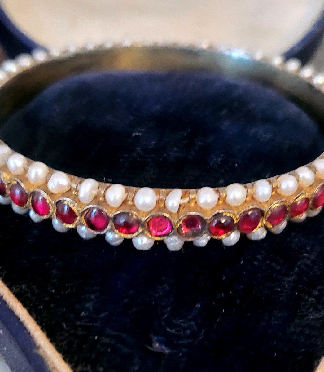 Empire -  Bangle Set With Garnets And Pearls 