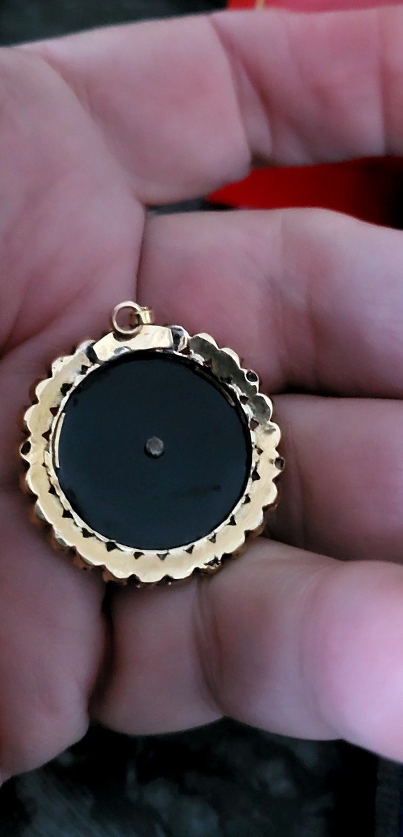 Napoleon 111 Gold And Onyx Pendant-photo-4