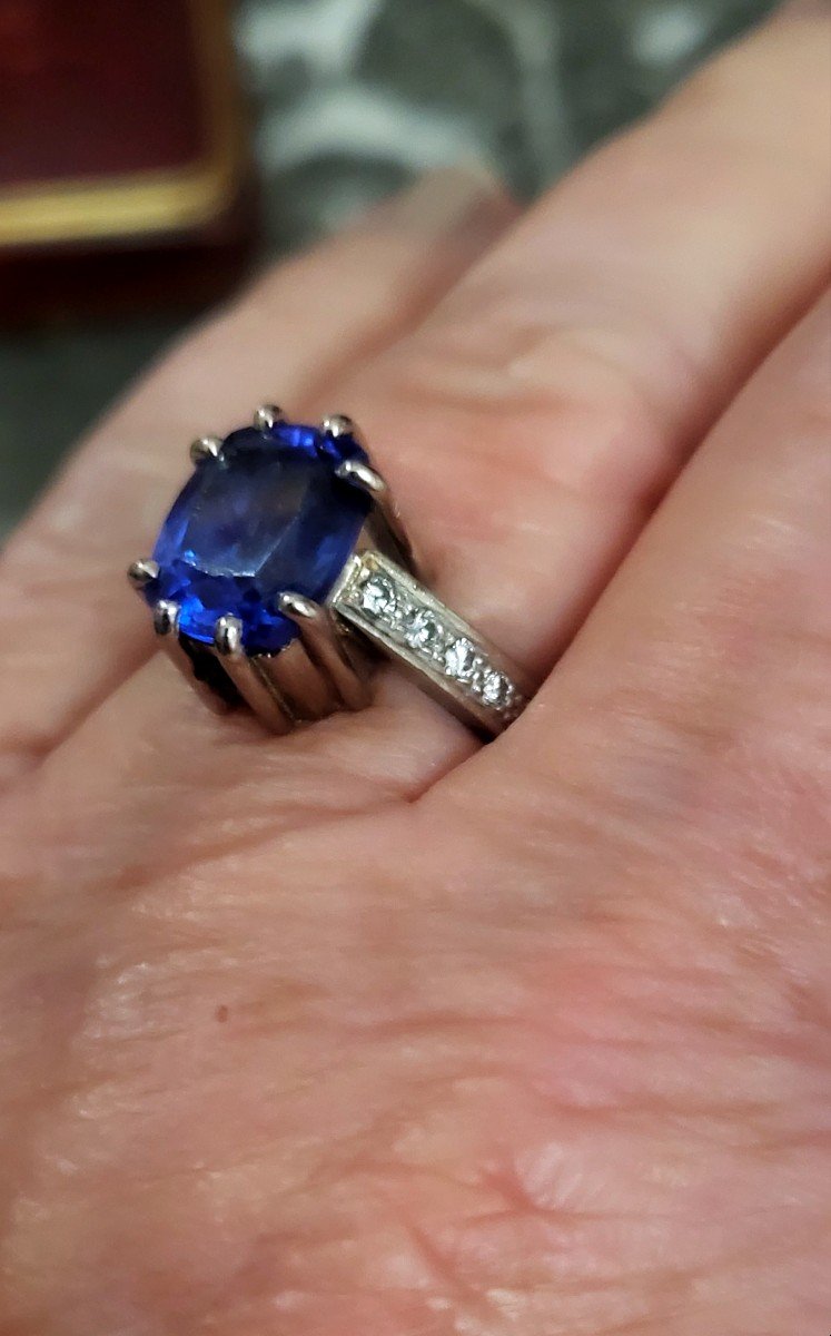 Vintage 18ct White Gold Ring Set With Tanzanite And Diamonds -photo-1