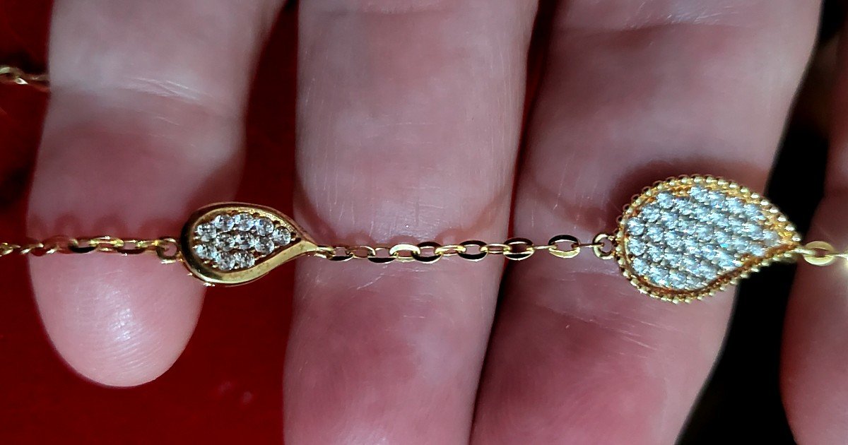 18ct Gold Bracelet Set With Small Diamonds -photo-3