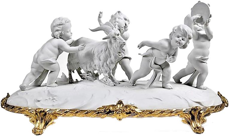 Groupe De Puttis En Porcelaine De Biscuit