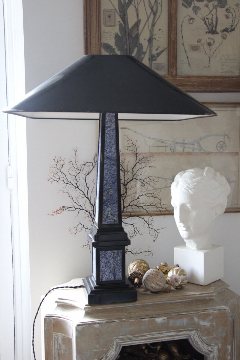 Obelisk Lamp