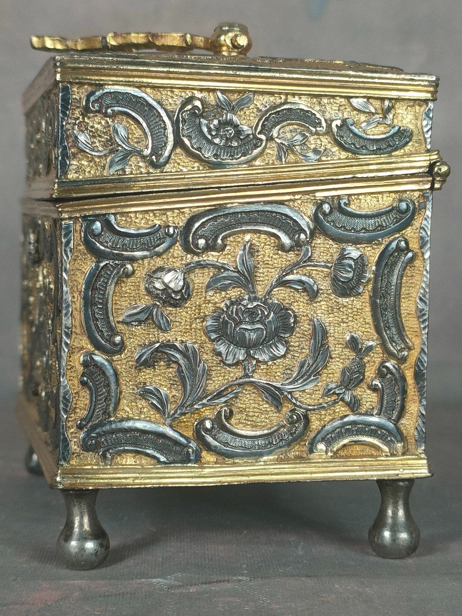 Snuff Box 18th 18th Century Gilt Copper Rocaille Decor-photo-3