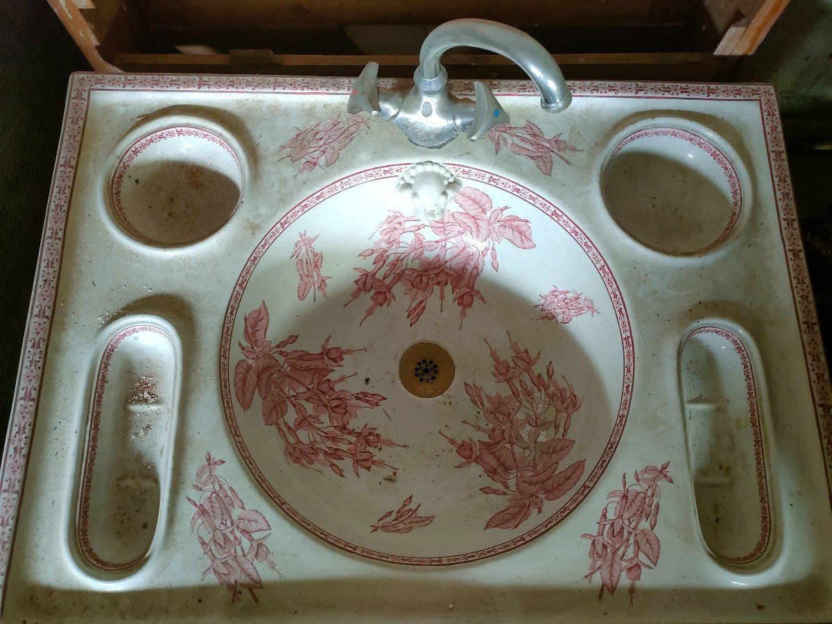 Victorian Porcelain Bathroom Basin 