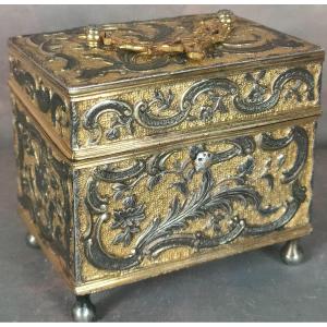 Snuff Box 18th 18th Century Gilt Copper Rocaille Decor
