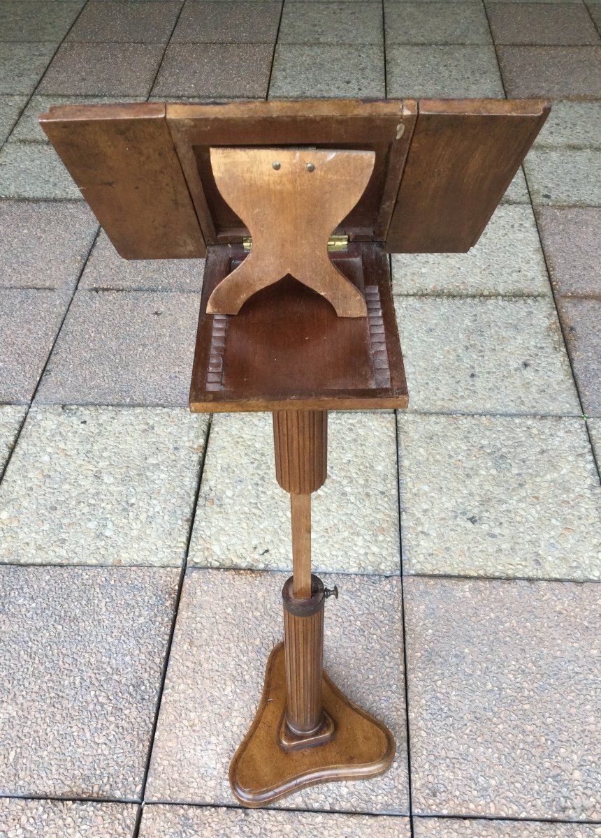 A Small Lectern Or Music Stand-photo-3