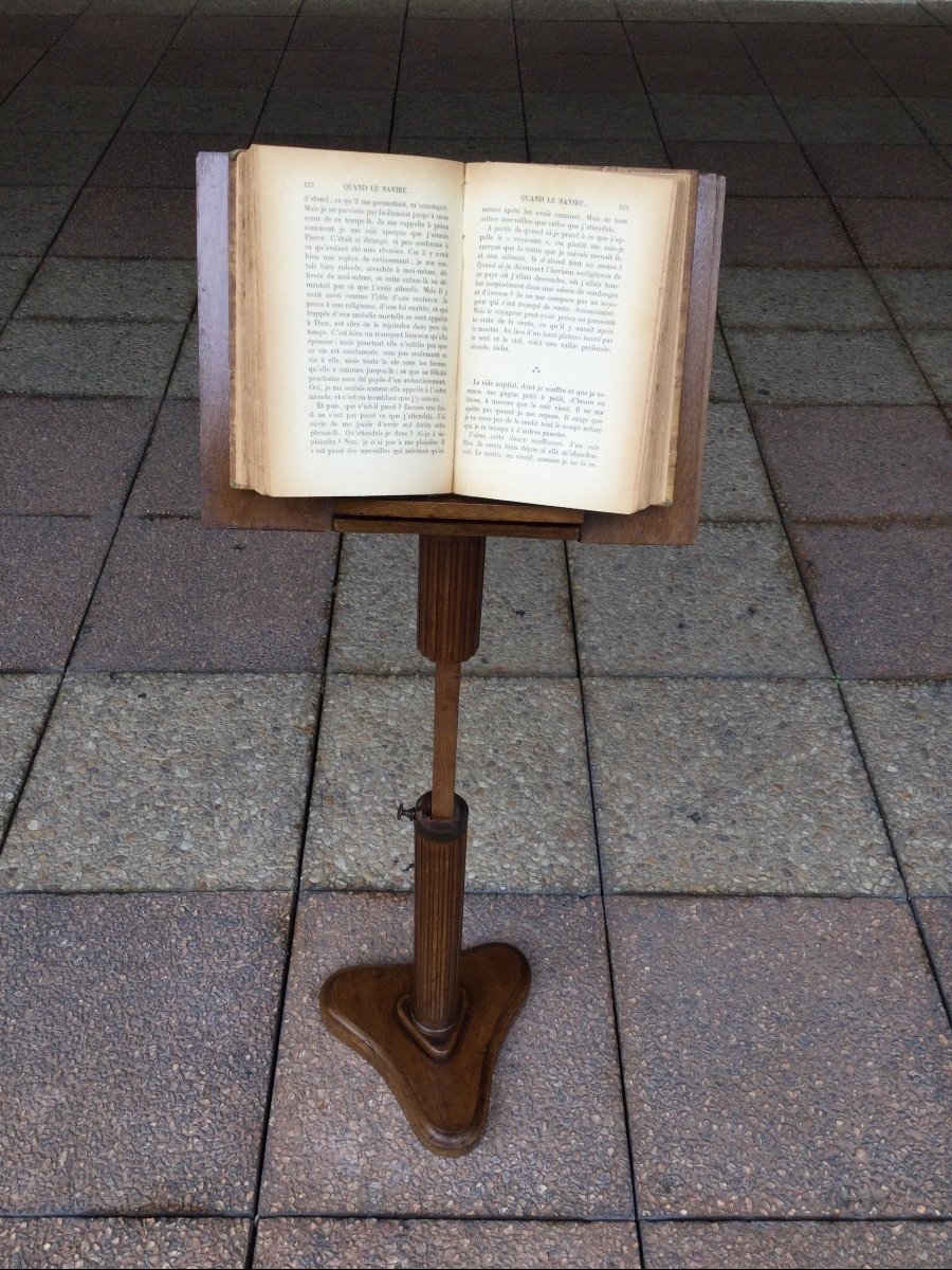 A Small Lectern Or Music Stand-photo-5