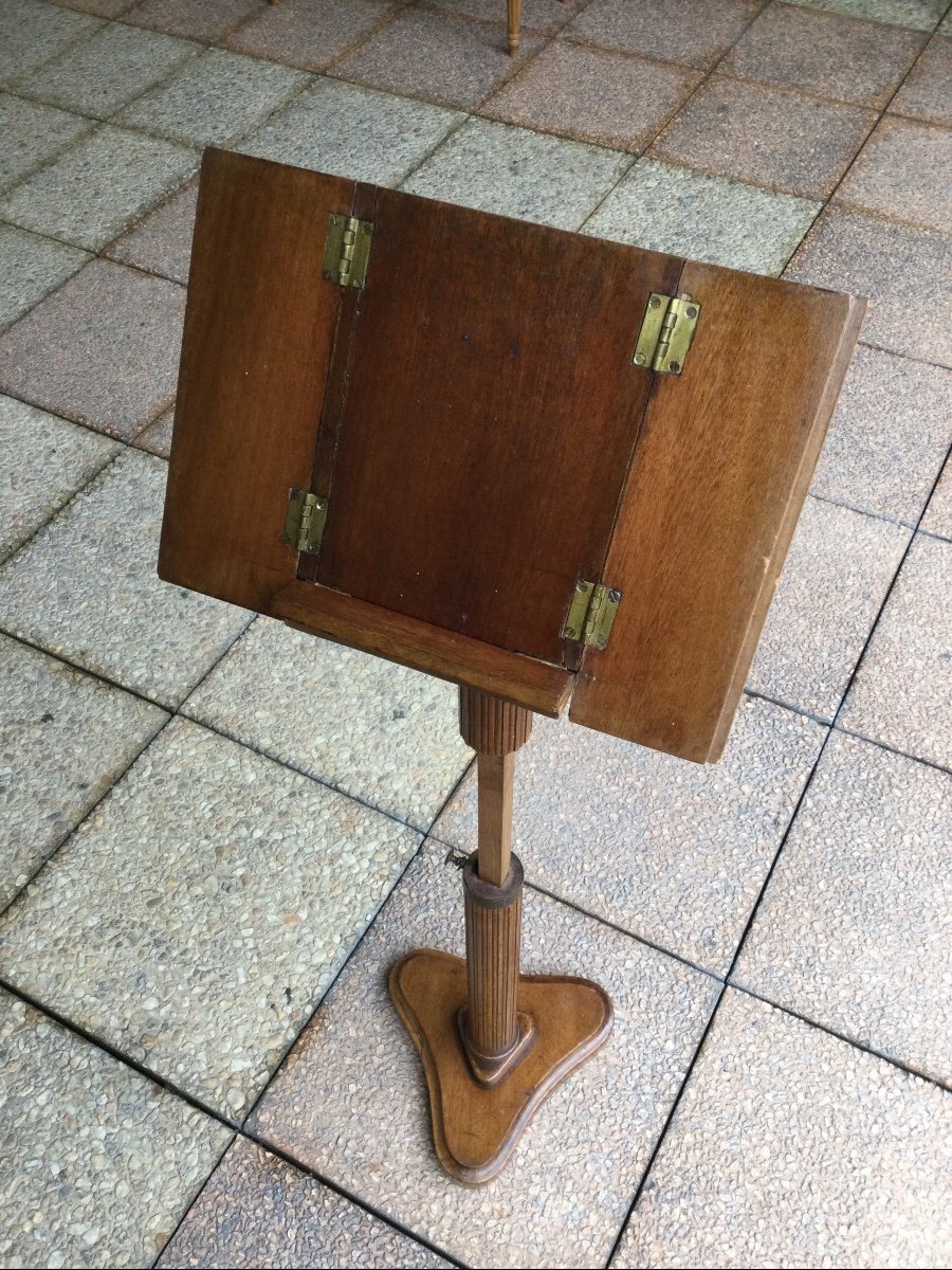 A Small Lectern Or Music Stand