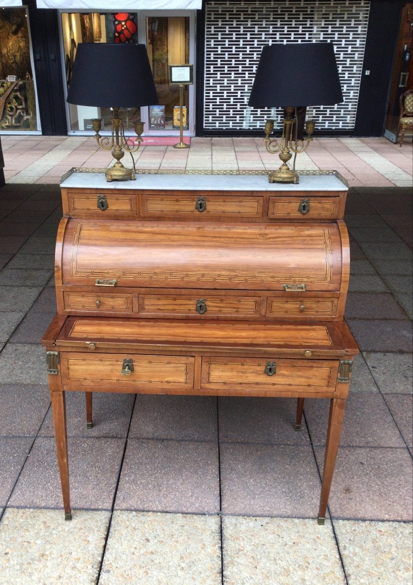 A Small Louis XVI Cylinder Desk In Marquetry.-photo-3