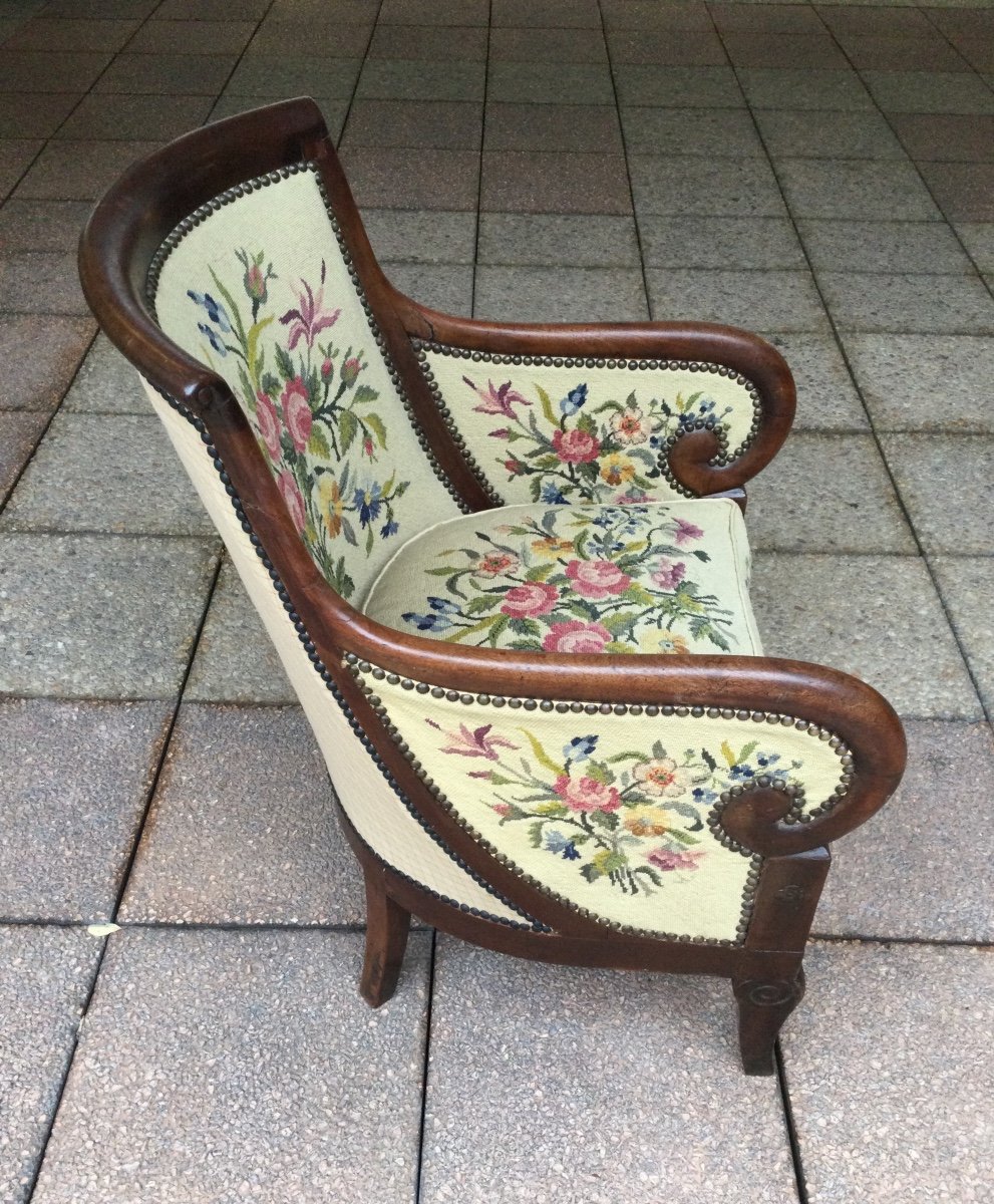 A Restoration Period Mahogany 'gondola' Back Bergère