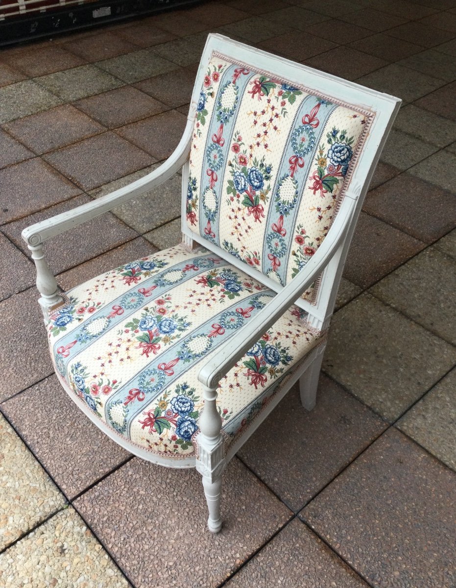 Un Fauteuil d'Epoque Directoire En bois peint