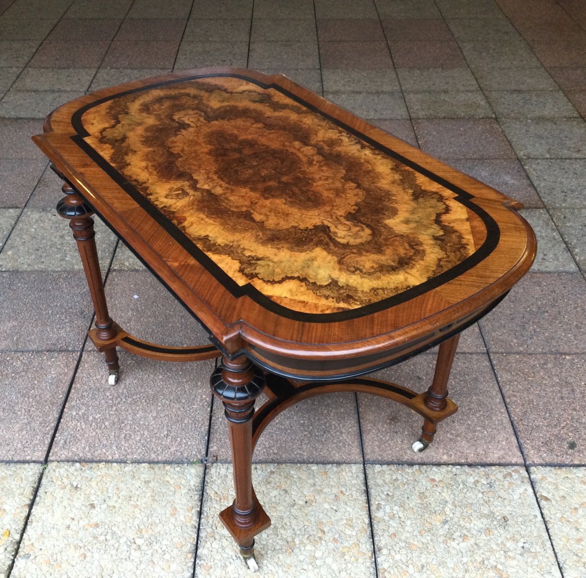 Une Table à écrire Ou Une Console-desserte  En Marqueterie-photo-1