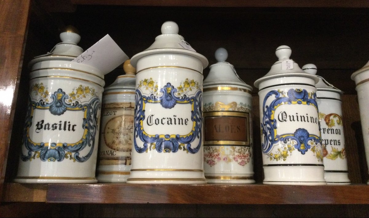 New Collection Of Antique Porcelain And Glass Pharmacy Jars. -photo-8