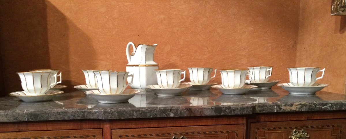 Set Of 9 Cups And Their Saucers In Paris Porcelain From The Louis-philippe Period