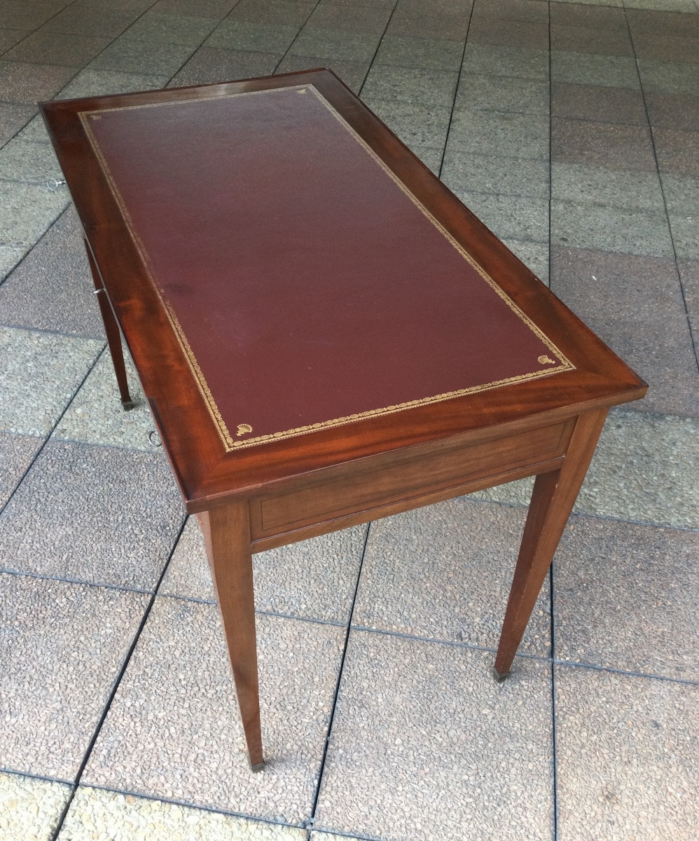 A Flat Mahogany Desk-photo-2