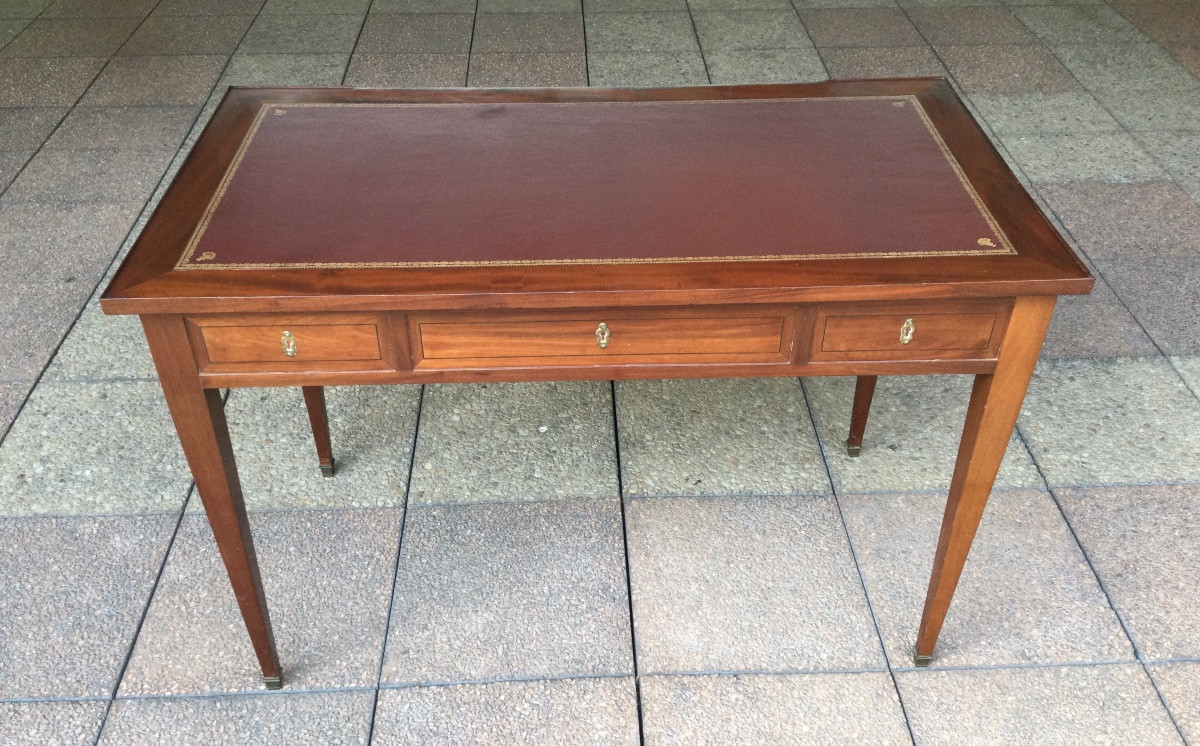 A Flat Mahogany Desk-photo-6