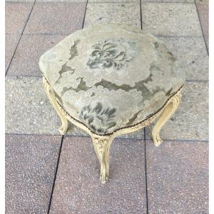 Un Tabouret De Style Louis XV En Bois Peint.