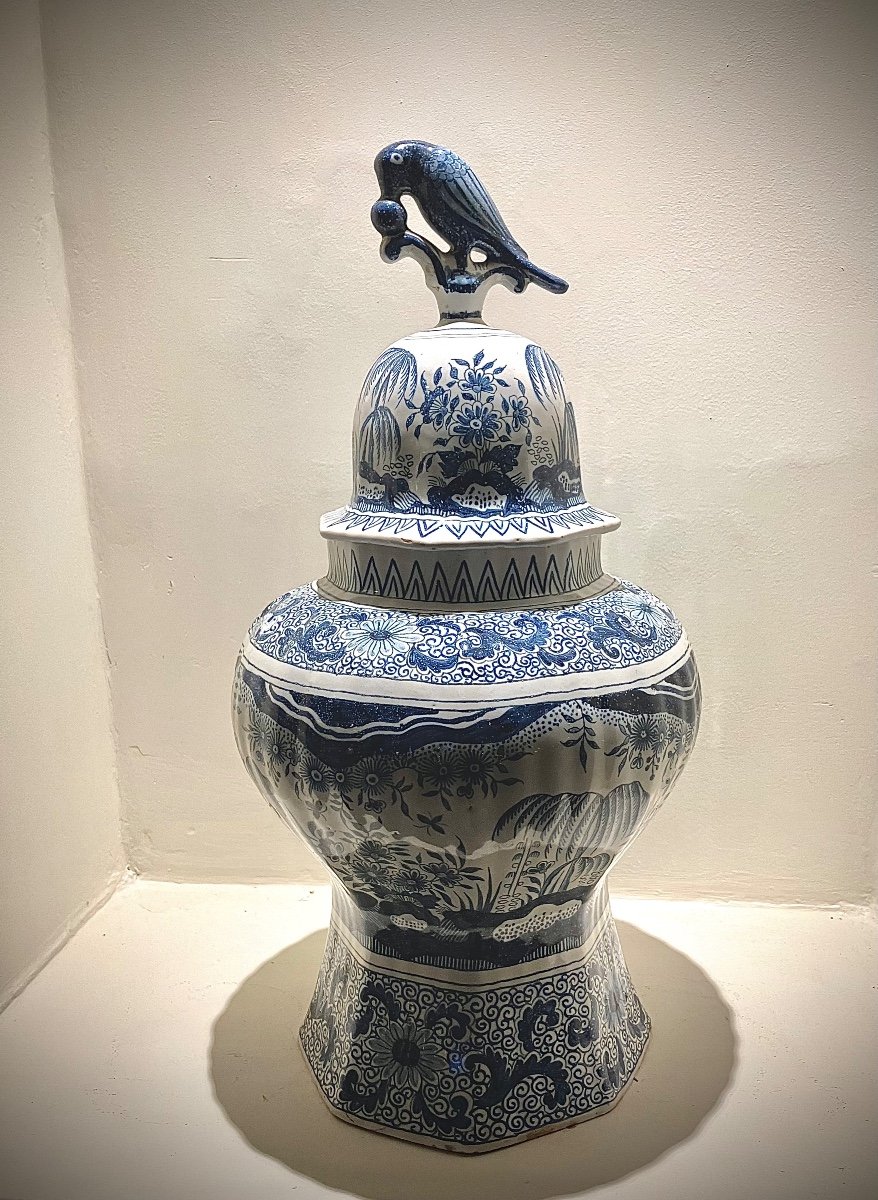 Large Delft Blue And White Porcelain Baluster Covered Vase. 19th Century -photo-4