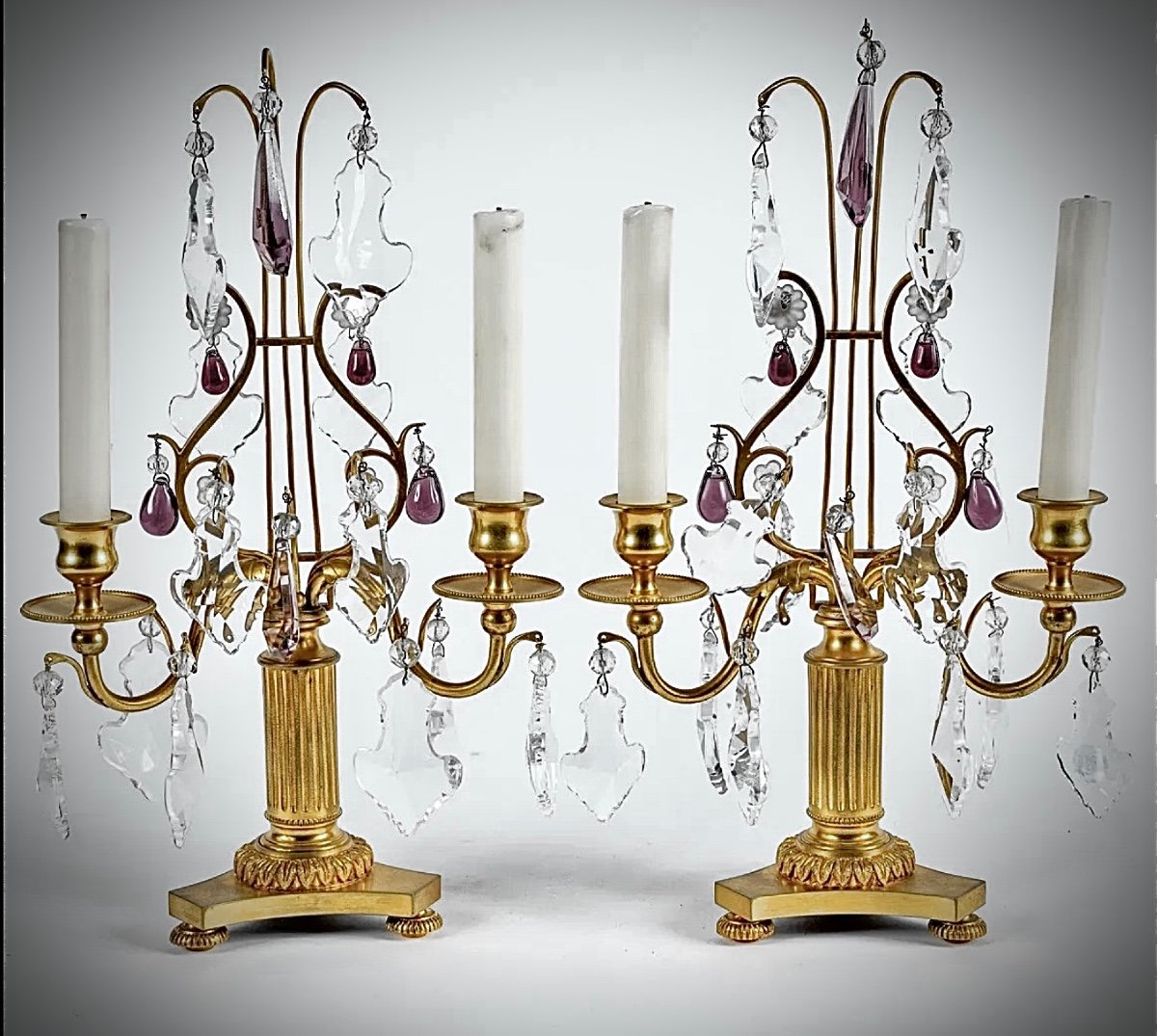 Paire De Candélabres ou  bougeoirs  à La Lyre De Style Louis XVI En Bronze Doré Signés Linke 