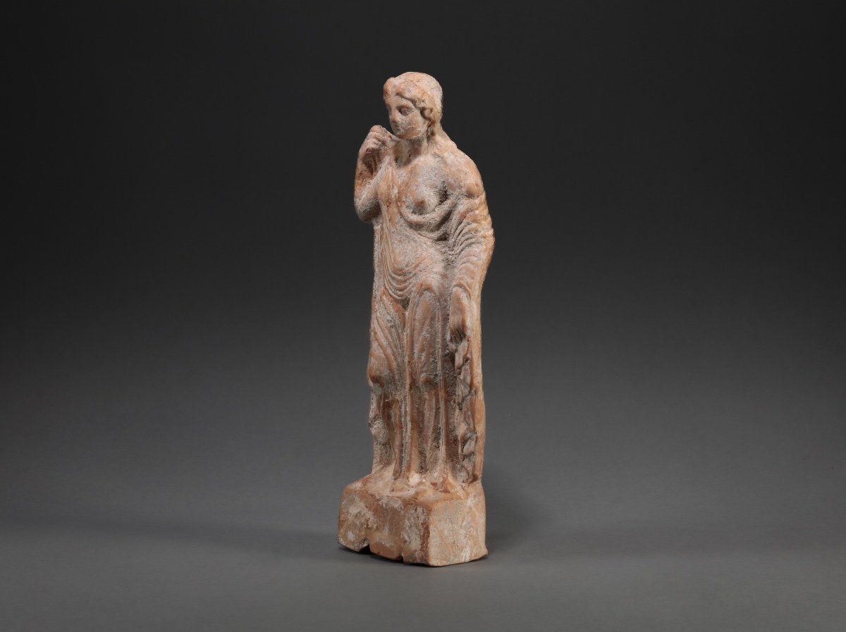 Roman Statuette Depicting Venus-photo-3