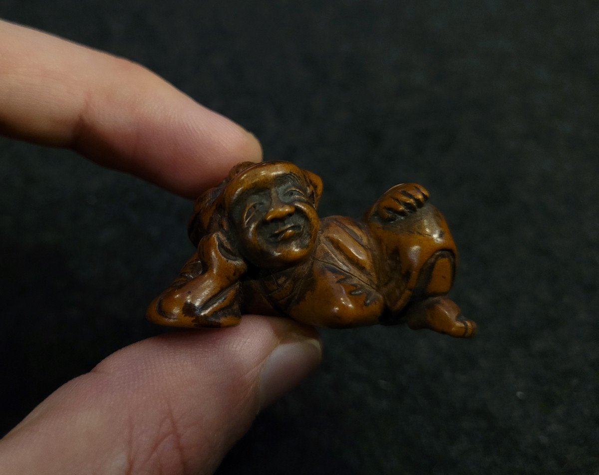 Netsuke - Dresseur De Singe Allongé - Bois-photo-2