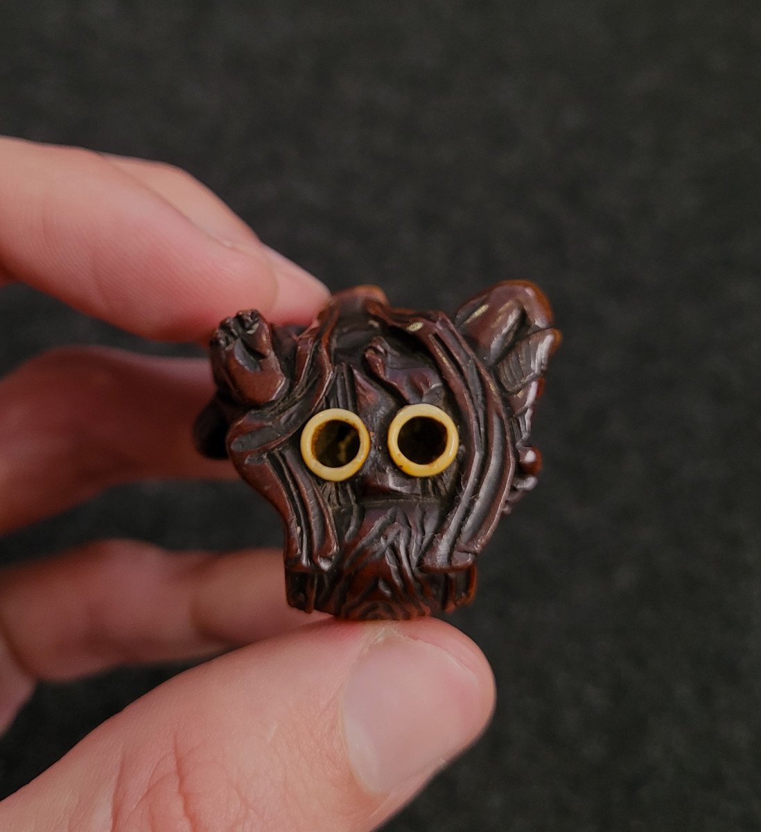 Netsuke - Crouching Raijin - Wood-photo-2