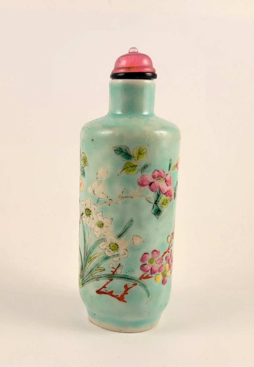 Tabatière Chinoise En Porcelaine Turquoise à Décor De Branches Fleuries