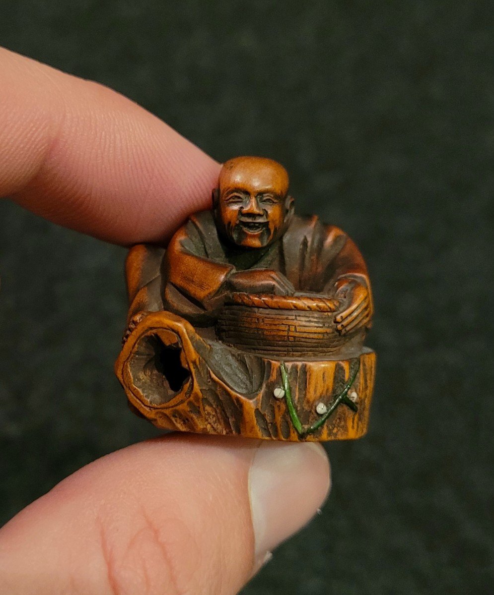 Netsuke - Hana Saka Ji-ji-i - Wood - 19th Century