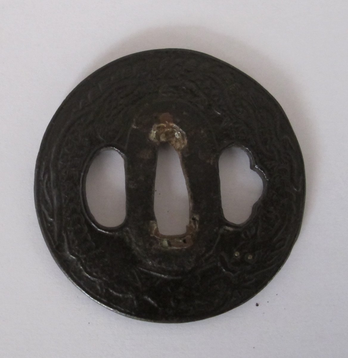 Tsuba Marugata  De Forme En Fer à Décor De Dragon