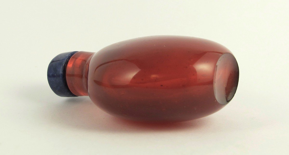 Chinese Snuff Bottle In Monochrome Red Glass-photo-1