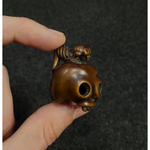 Netsuke - Skeleton Vanity - Wood