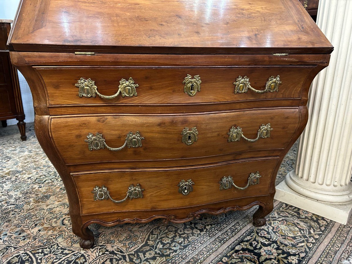 Small Scriban Curved Bordeaux Mahogany 18th Century Commode-photo-2