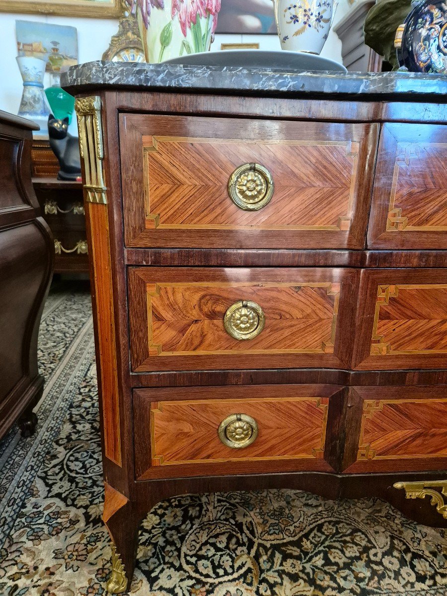 Transition Period Chest Of Drawers With Marquetry From The 18th Century-photo-3