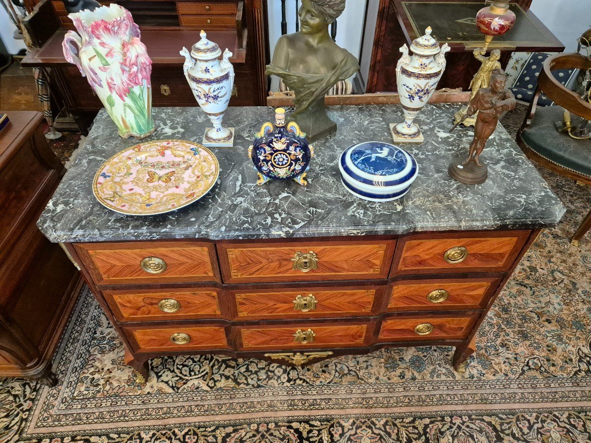 Transition Period Chest Of Drawers With Marquetry From The 18th Century-photo-4